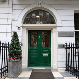 Image of the front door at 5 Devonshire Place