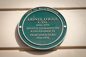 Lionel Logue plaque outside the building